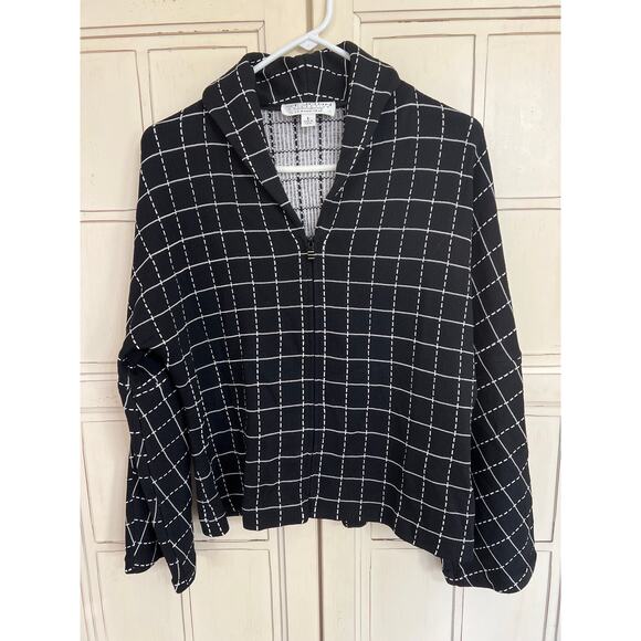 St.John by Marie Gray size 6 black & white zip up jacket sweater cardigan - Picture 1 of 4